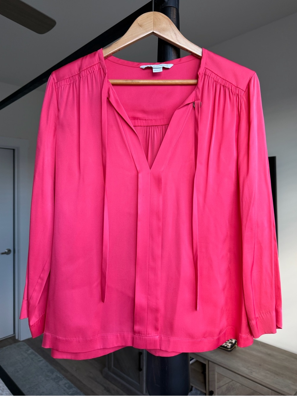 Diane von Furstenberg DVF Anne Silk Blouse Pink Tie Neck Size 14